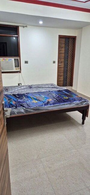 Bedroom in 2 BHK Builder Floor at Sector 41 – for Rent