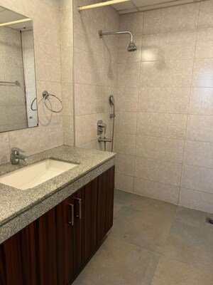 Bathroom in 4 BHK Apartment at Tata Primanti Villas, Sector 72 – for Rent