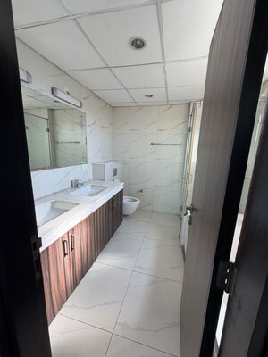 Bathroom in 4 BHK Apartment at Tata Primanti Villas, Sector 72 – for Rent