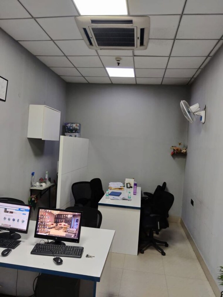 Team Area, spaze-itech-park Commercial Office Space 1000 Sq.Ft. In Sector 49 Gurgaon 10714798