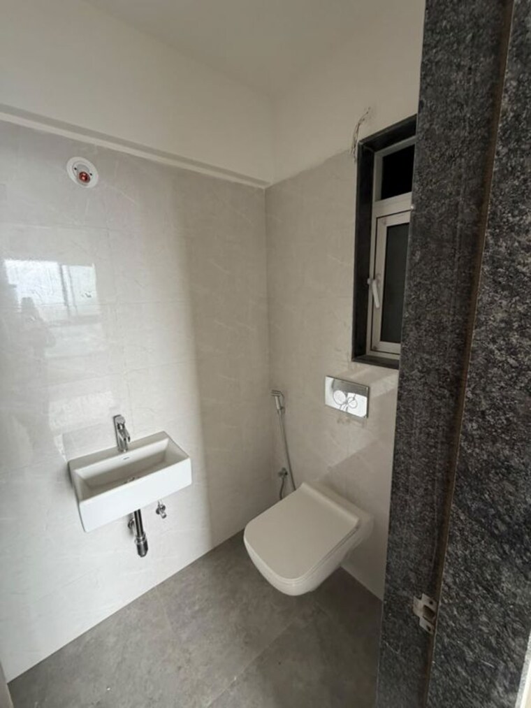 Bathroom, hubtown-the-premiere 3 Bedroom 1138 Sq.Ft. Apartment In Andheri West Mumbai 10714797