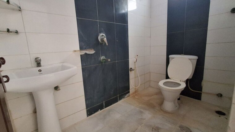 Bathroom, kompally 3 Bedroom 1475 Sq.Ft. Apartment In Kompally Hyderabad 10714784