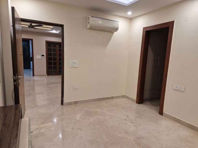Room, sector 31 2 Bedroom 1050 Sq.Ft. Builder Floor In Sector 31 Gurgaon 10714820