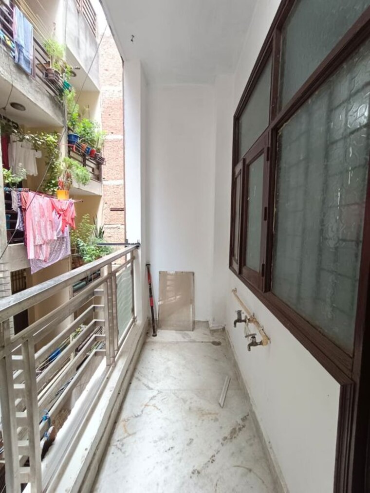Balcony, govindpuri 2 Bedroom 750 Sq.Ft. Builder Floor In Govindpuri Delhi 10714818