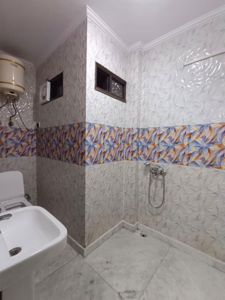 Attached Bathroom, govindpuri 2 Bedroom 750 Sq.Ft. Builder Floor In Govindpuri Delhi 10714818