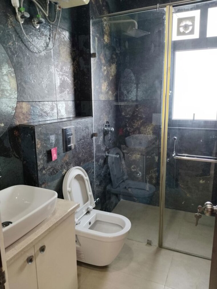 Bathroom, south city 1 3 Bedroom 1600 Sq.Ft. Builder Floor In South City 1 Gurgaon 10714826