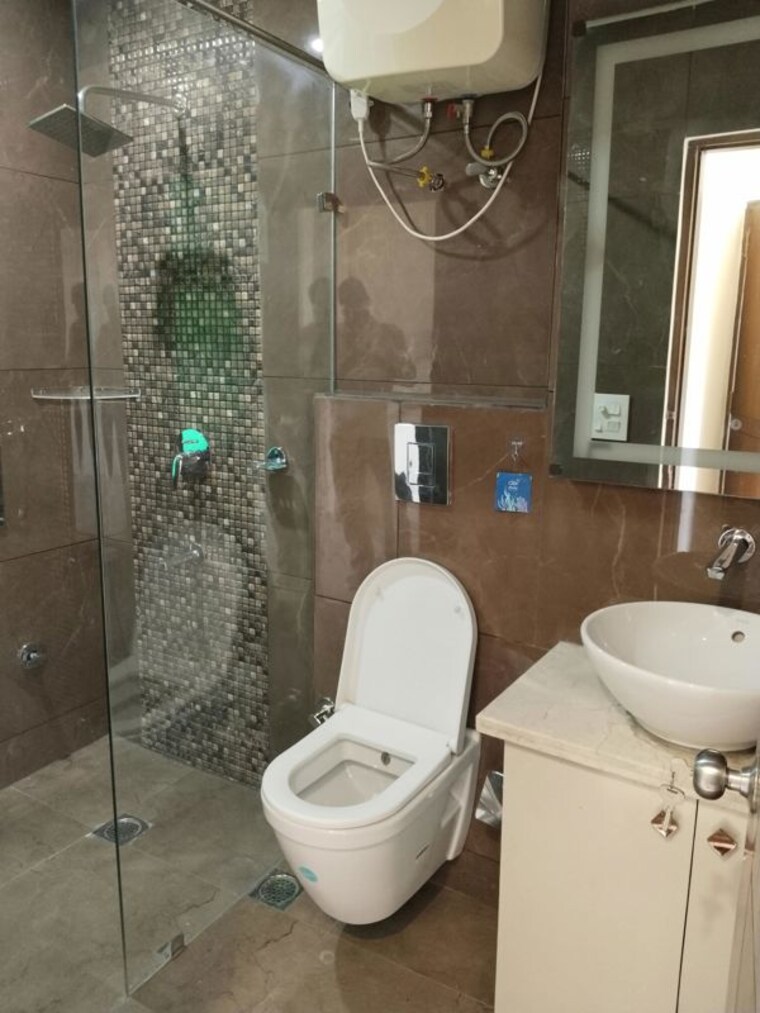 Bathroom, south city 1 3 Bedroom 1600 Sq.Ft. Builder Floor In South City 1 Gurgaon 10714826