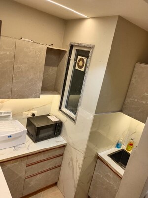 Team Area in 1 BHK Builder Floor at Sector 43 – for Rent