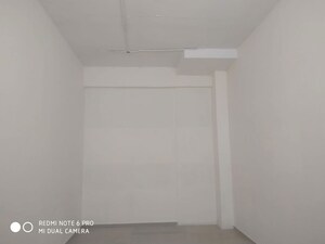 Room in  Office Space at Rustomjee Eaze Zone Mall, Malad West – for Rent