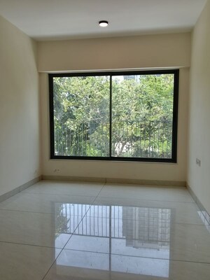 Room in 2 BHK Apartment at Arkade Serene, Malad West – for Rent