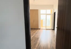 Room in 2.5 BHK Apartment at Hawelia Valencia Homes, Sector 1 Greater Noida – for Sale