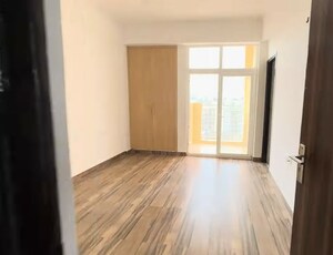 Room in 2.5 BHK Apartment at Hawelia Valencia Homes, Sector 1 Greater Noida – for Sale