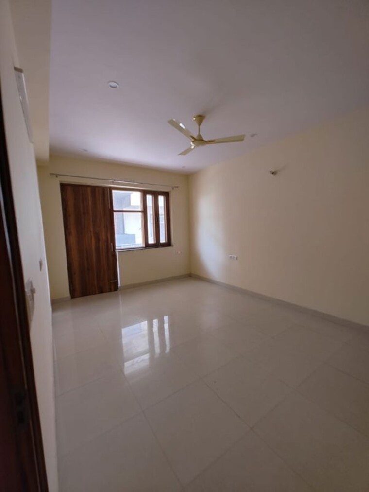 Room, sector 57 3 Bedroom 135 Sq.Yd. Builder Floor In Sector 57 Gurgaon 10714888