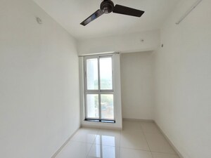 Room in 1.5 BHK Apartment at Godrej Emerald, Ghodbunder Road – for Rent