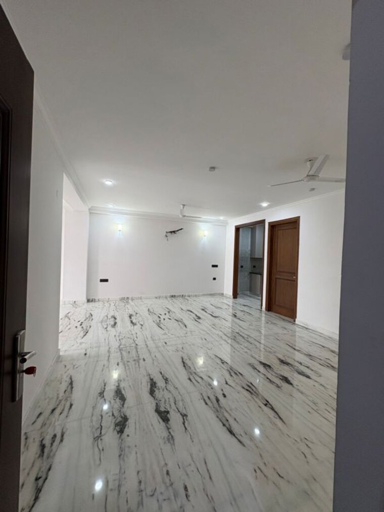Room, sector 57 3 Bedroom 500 Sq.Yd. Builder Floor In Sector 57 Gurgaon 10714883