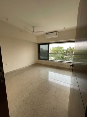 Room in 2 BHK Apartment at Godrej Platinum Mumbai, Vikhroli East – for Rent