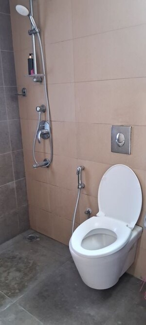 Bathroom in 3 BHK Apartment at Vaishnavi Terraces, Jp Nagar – for Rent