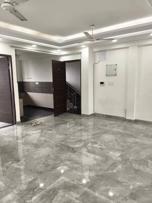 Parking in 3.5 BHK Builder Floor at Ansal Palam Triangle, Palam Vihar Extension – for Rent