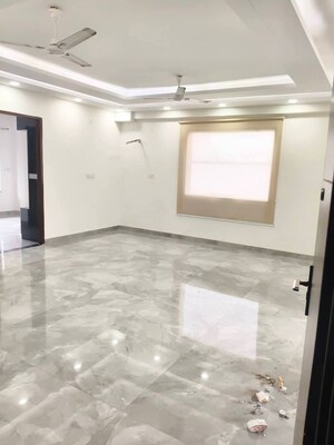 Room in 3.5 BHK Builder Floor at Ansal Palam Triangle, Palam Vihar Extension – for Rent