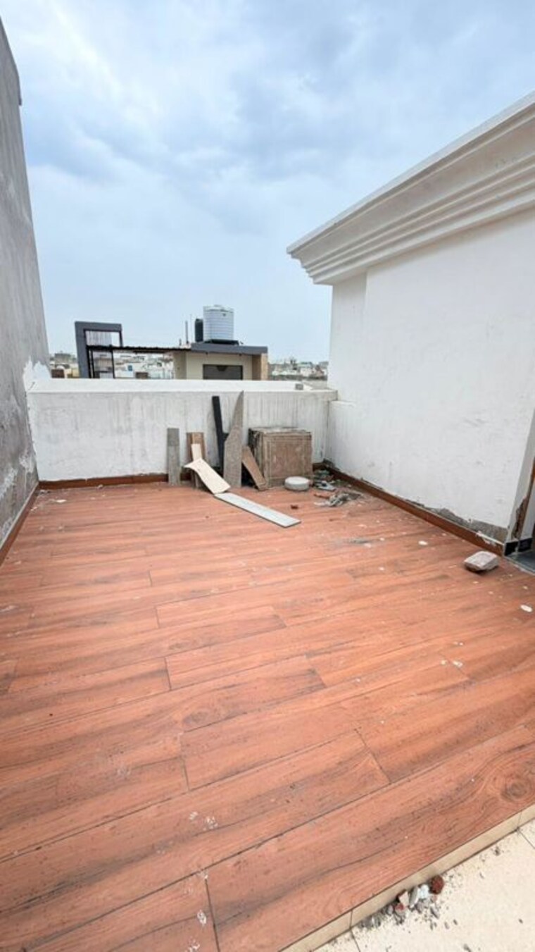  Parking, sector 125 4 Bedroom 120 Sq.Yd. Independent House In Sector 125 Mohali 10714924