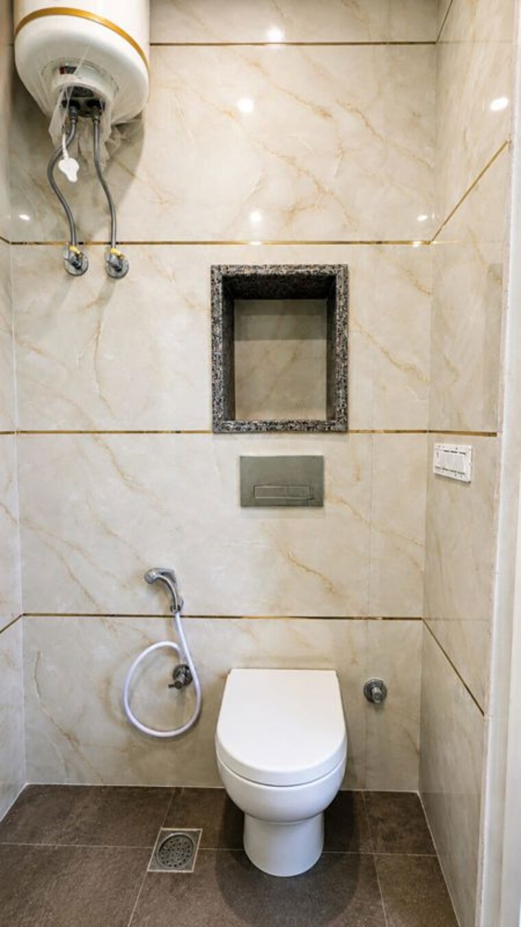 Bathroom, sushant lok i 1 Bedroom 600 Sq.Ft. Builder Floor In Sushant Lok I Gurgaon 10714930