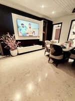 4 BHK +  4000 Sq.Ft. Builder Floor in Ansal Plaza Sector-23