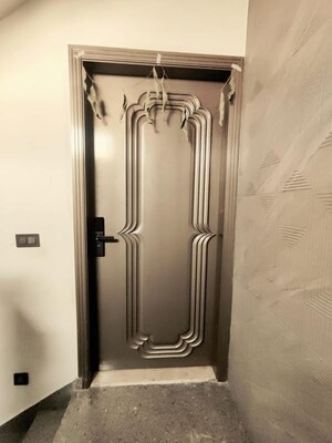 Building Lobby in 4 BHK Builder Floor at Ansal Plaza Sector-23, Sector 23 – for Rent