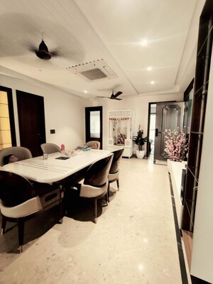 Team Area in 4 BHK Builder Floor at Ansal Plaza Sector-23, Sector 23 – for Rent