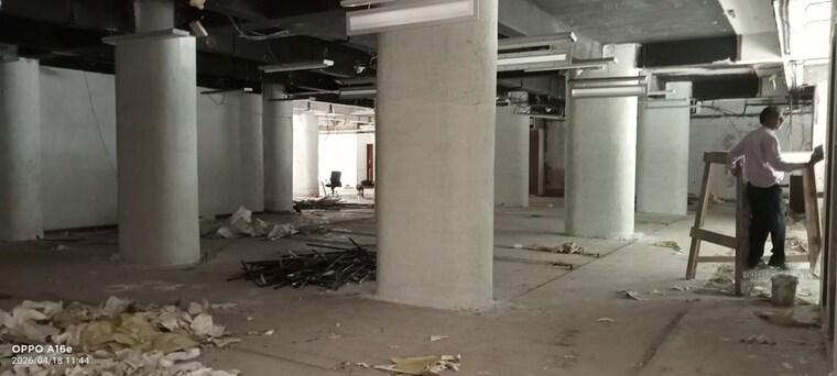  Parking, regent-chamber Commercial Office Space 5520 Sq.Ft. In Nariman Point Mumbai 10310905