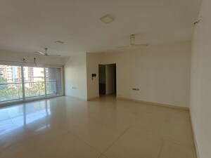 Room in 3 BHK Apartment at RNA Continental, Chembur – for Rent