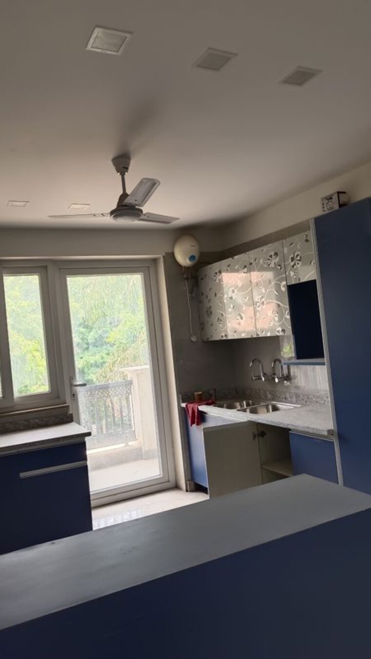 Kitchen, new rajinder nagar 3 Bedroom 1650 Sq.Ft. Builder Floor In New Rajinder Nagar Delhi 10714963