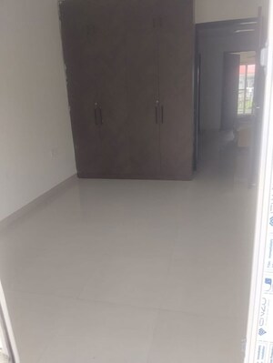 Room in 2 BHK Builder Floor at Ansal Plaza Sector-23, Sector 23 – for Rent