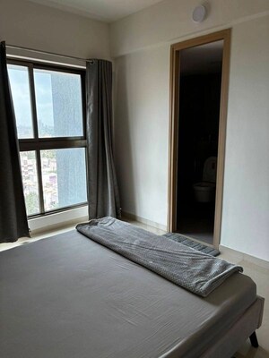 Room in 4 BHK Apartment at Raj Infinia, Malad West – for Rent