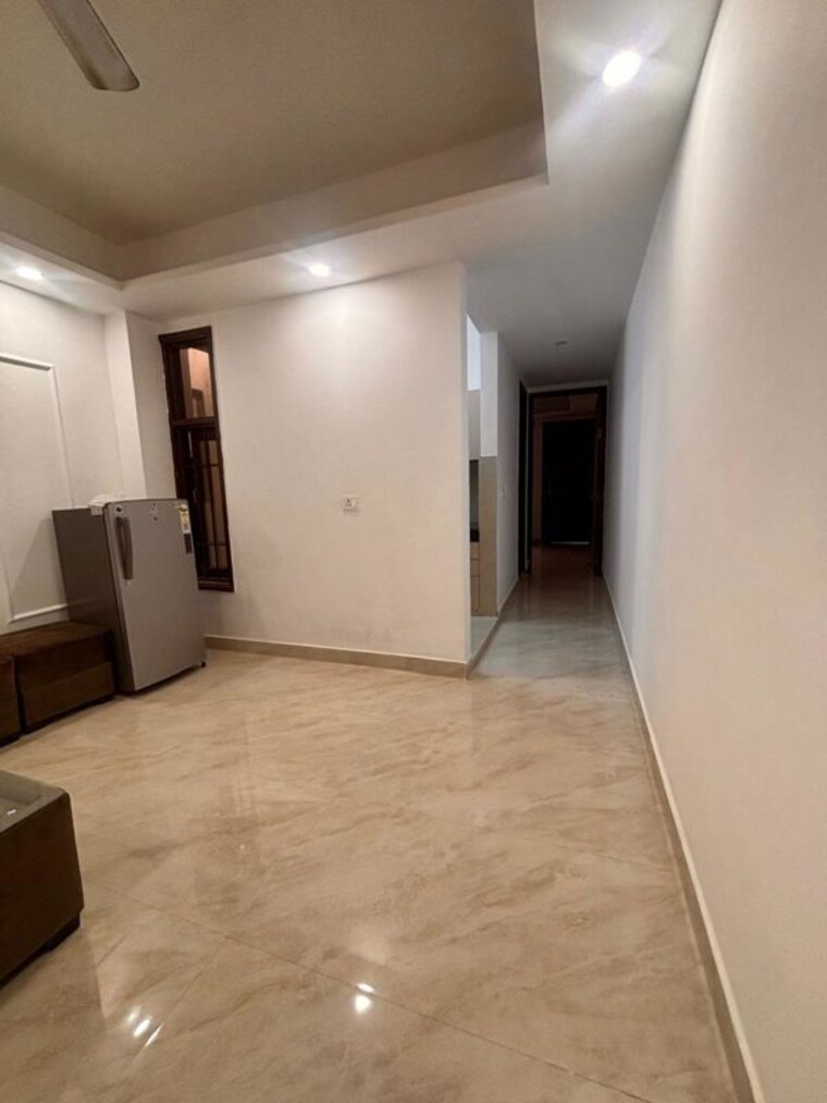 Room, freedom fighters enclave 1 Bedroom 650 Sq.Ft. Apartment In Freedom Fighters Enclave Delhi 10715009
