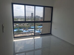 Room in 2.5 BHK Apartment at Mantra Mirari, Koregaon Park – for Rent