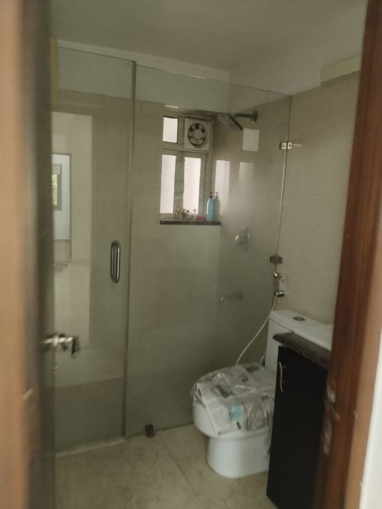 Bathroom, jasola 3 Bedroom 2500 Sq.Ft. Builder Floor In Jasola Delhi 10715020