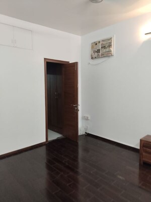 Room in 3 BHK Builder Floor at Jasola – for Rent
