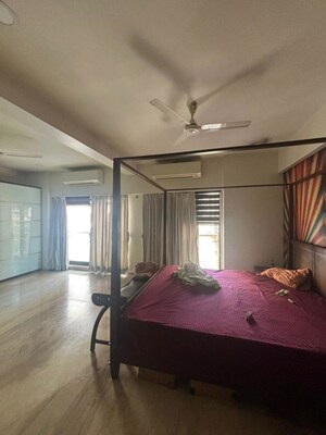 Bedroom in 4 BHK Apartment at DLH Sorrento, Veera Desai Road – for Sale