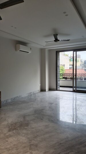 Room in 3 BHK Builder Floor at New Rajinder Nagar – for Rent