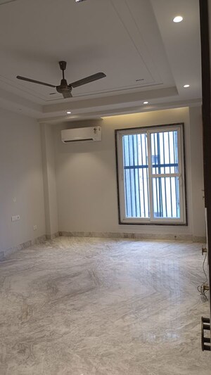 Room in 3 BHK Builder Floor at New Rajinder Nagar – for Rent