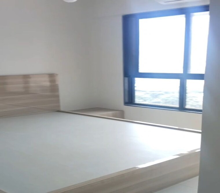 Room, dadar east 2 Bedroom 500 Sq.Ft. Apartment In Dadar East Mumbai 10715093