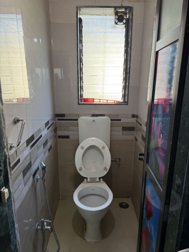 Bathroom, savarkar nagar 2 Bedroom 778 Sq.Ft. Apartment In Savarkar Nagar Thane 10715053