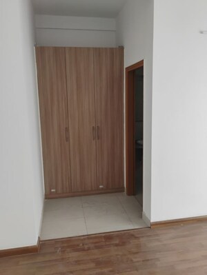 Room in 3 BHK Apartment at Sobha City Gurgaon, Sector 108 – for Rent