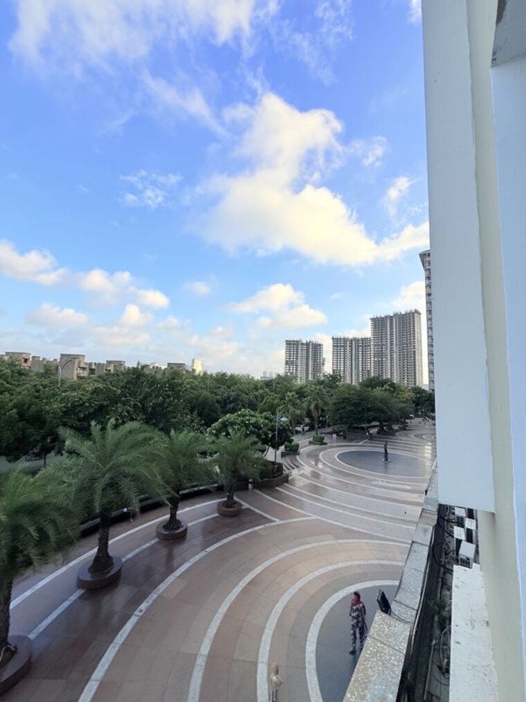 Balcony, prateek-stylome 3.5 Bedroom 2475 Sq.Ft. Apartment In Sector 45 Noida 10715071