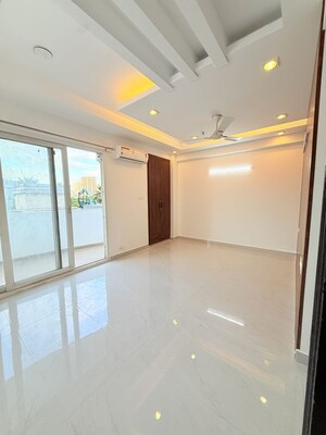 Furnished Amenities in 3.5 BHK Apartment at Prateek Stylome, Sector 45 – for Rent