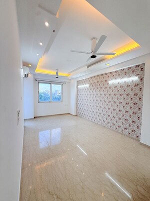Furnished Amenities in 3.5 BHK Apartment at Prateek Stylome, Sector 45 – for Rent