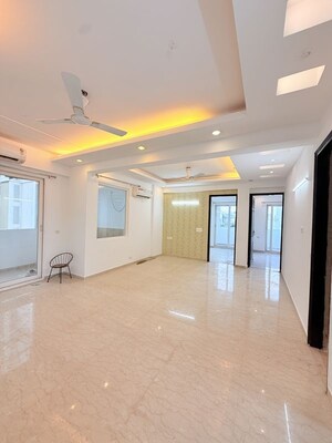 Staircase in 3.5 BHK Apartment at Prateek Stylome, Sector 45 – for Rent