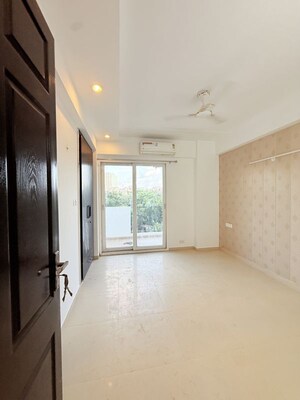 Kitchen in 3.5 BHK Apartment at Prateek Stylome, Sector 45 – for Rent