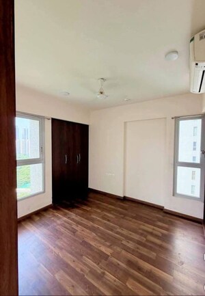 Room in 2 BHK Apartment at Piramal Vaikunth, Balkum Pada – for Rent
