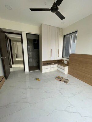 Room in 2.5 BHK Apartment at Rohinton Guruprasad Divine Residency, Chembur – for Rent